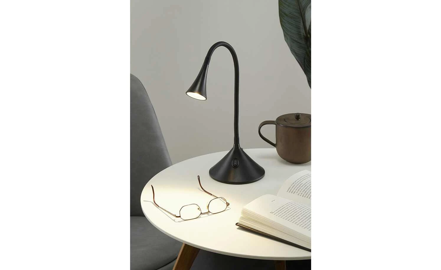 Trio LED-Schreibtischleuchte, mit Flexarm schwarz 1 Trio LED-Schreibtischleuchte, mit Flexarm schwarz