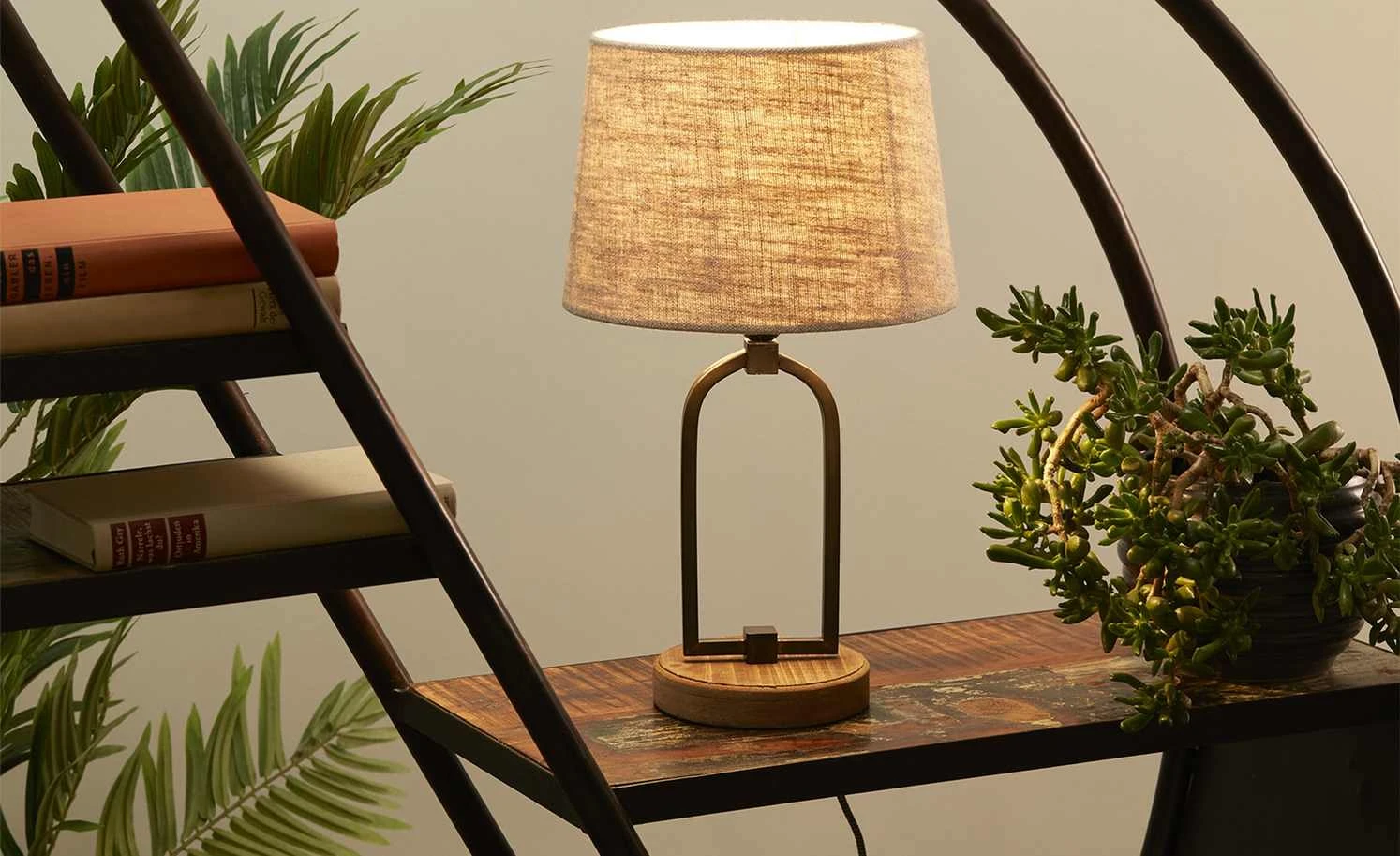 Tischleuchte, 1-flammig, rostfarben 1 Tischleuchte, 1-flammig, rostfarben