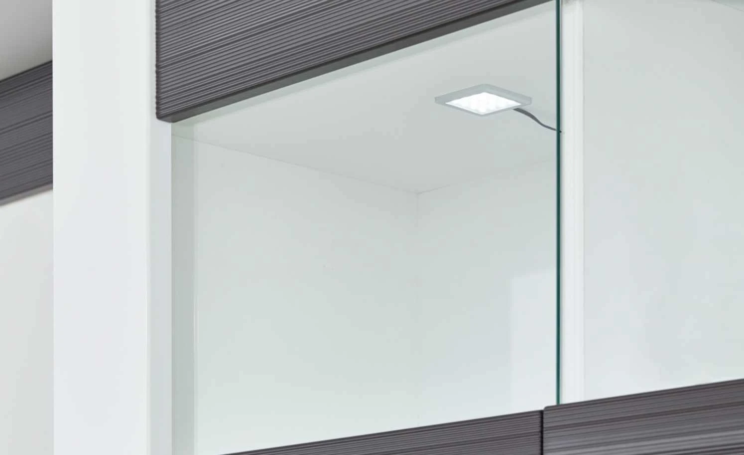 uno Zubehörset (Beleuchtung und Türdämpfer) Titan 3 uno Zubehörset (Beleuchtung und Türdämpfer) Titan – Bild 3