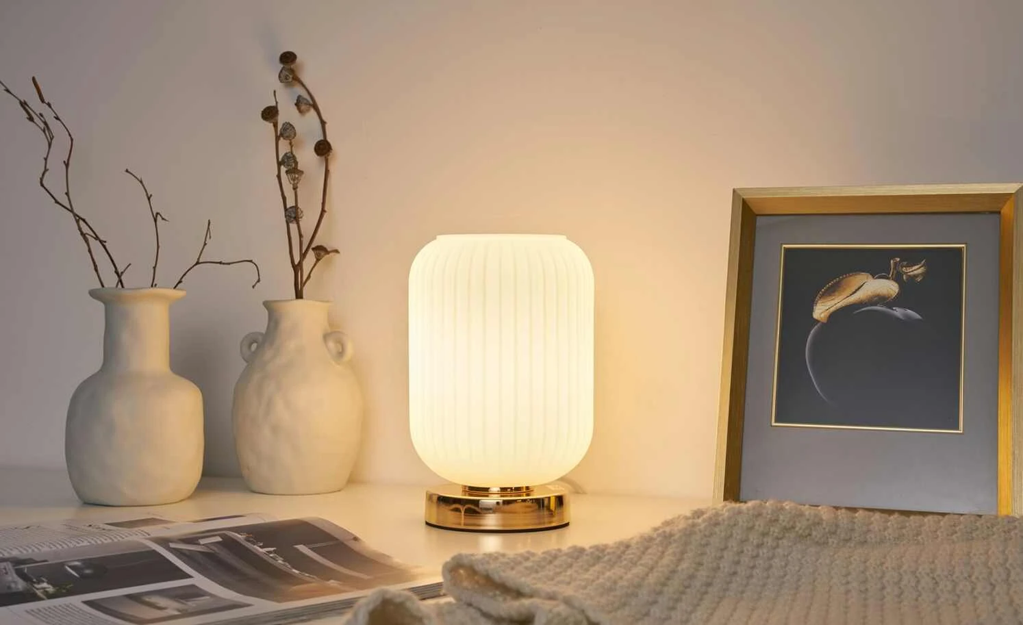 Tischleuchte, 1-flammig, champangnergold 1 Tischleuchte, 1-flammig, champangnergold