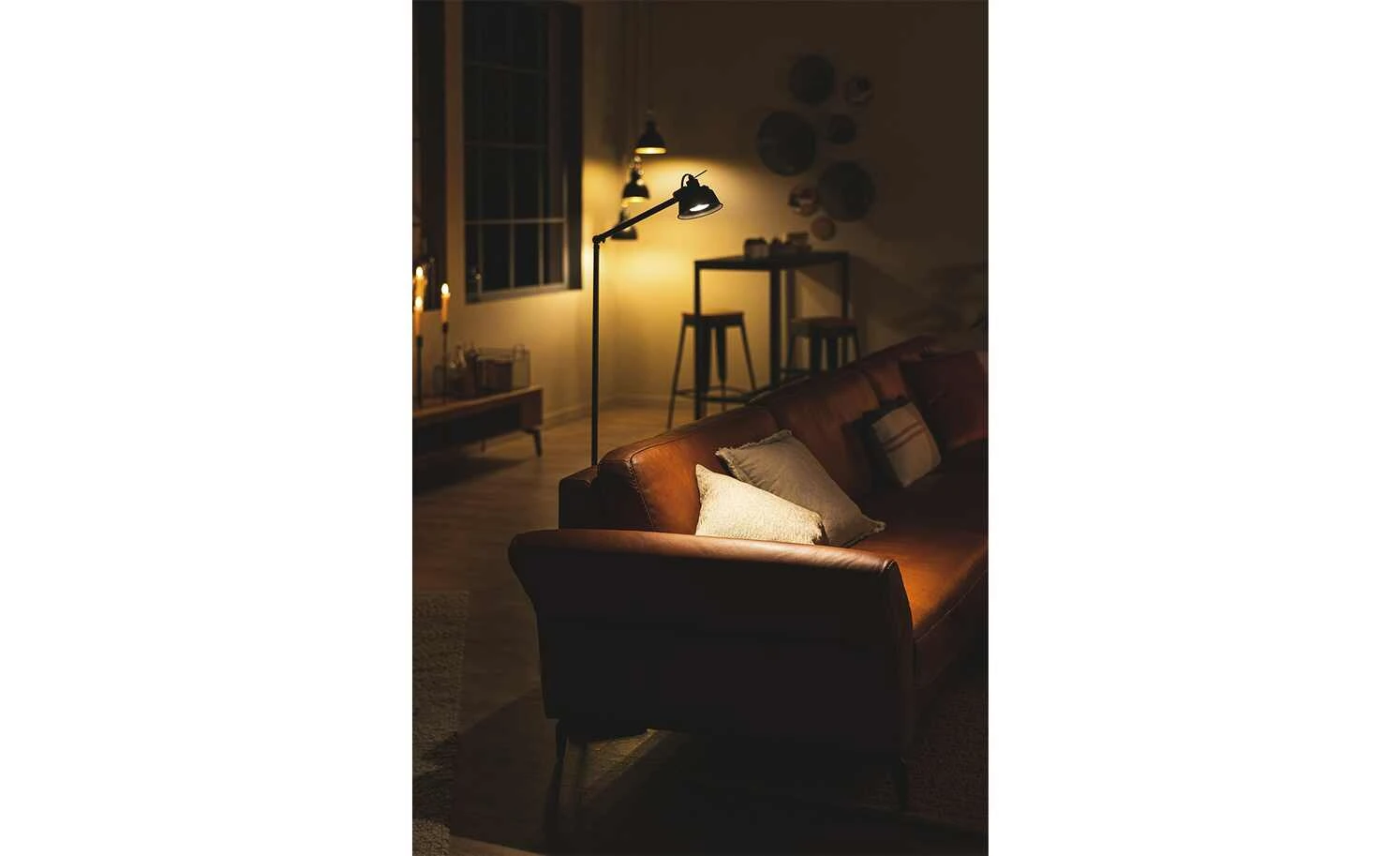 Leseleuchte, 1-flammig, Metall / Holz schwarz 1 Leseleuchte, 1-flammig, Metall / Holz schwarz