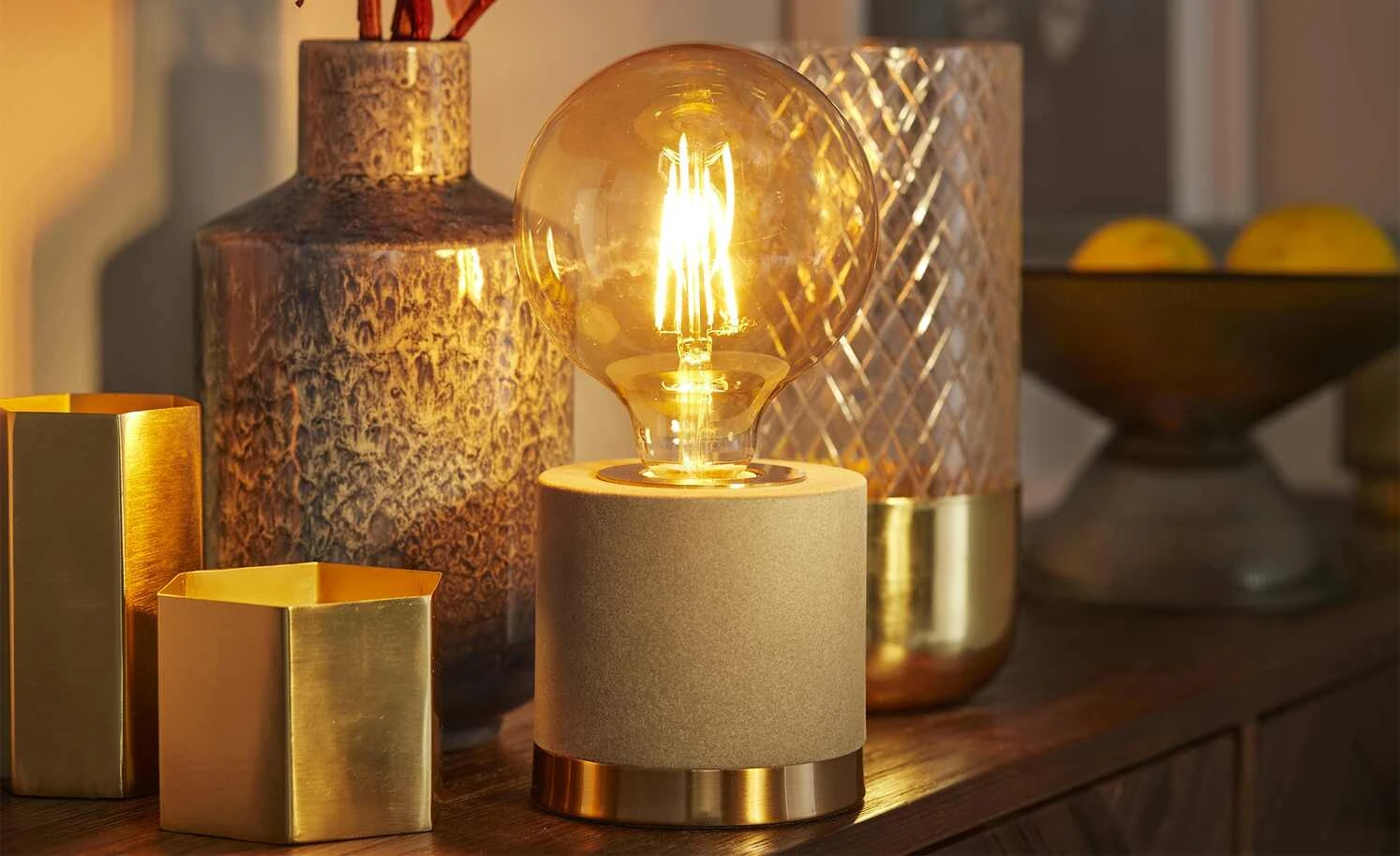 Trio Tischleuchte 1-flammig, Samt grau 1 Trio Tischleuchte 1-flammig, Samt grau