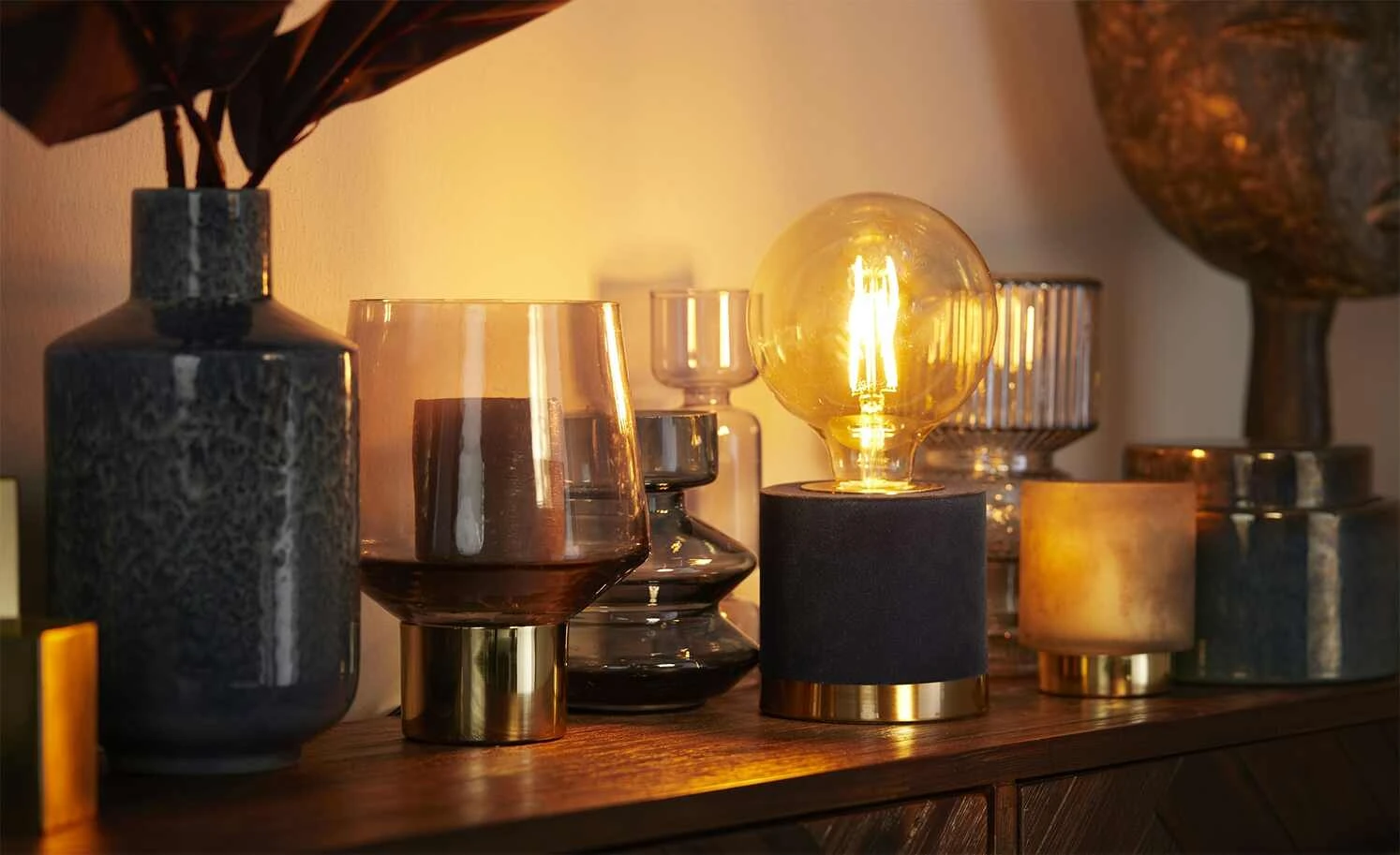 Trio Tischleuchte 1-flammig, Samt blau 1 Trio Tischleuchte 1-flammig, Samt blau