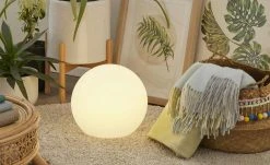 Trio Akku-Aussen-Tischleuchte, weiß `Kugel´