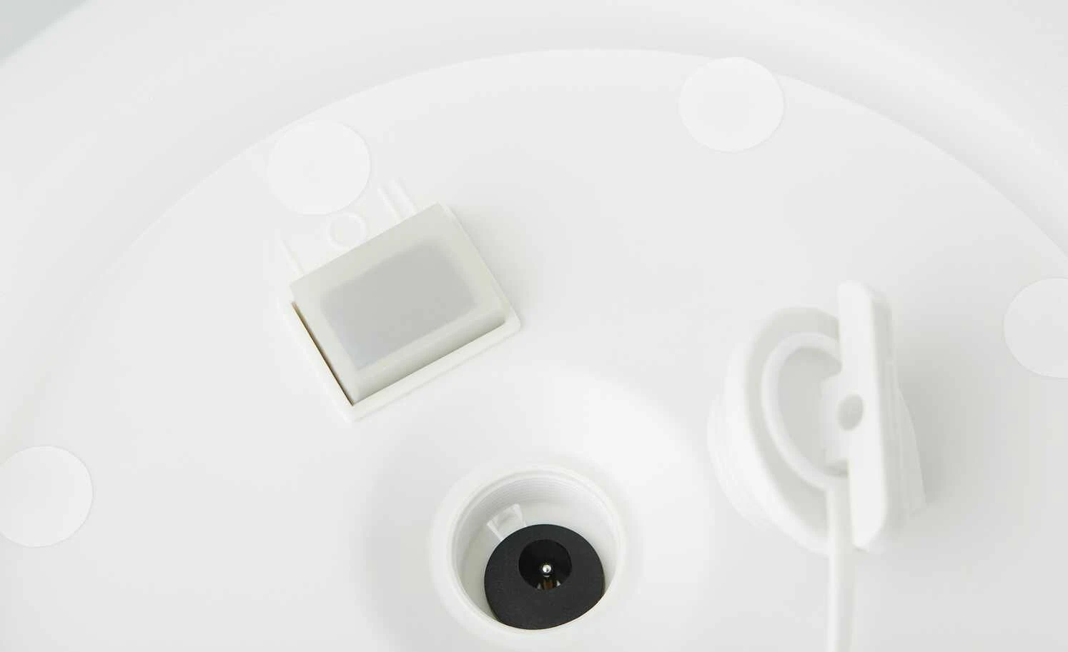 Trio Akku-Aussen-Tischleuchte, weiß `Kugel´ 5 Trio Akku-Aussen-Tischleuchte, weiß `Kugel´ – Bild 5