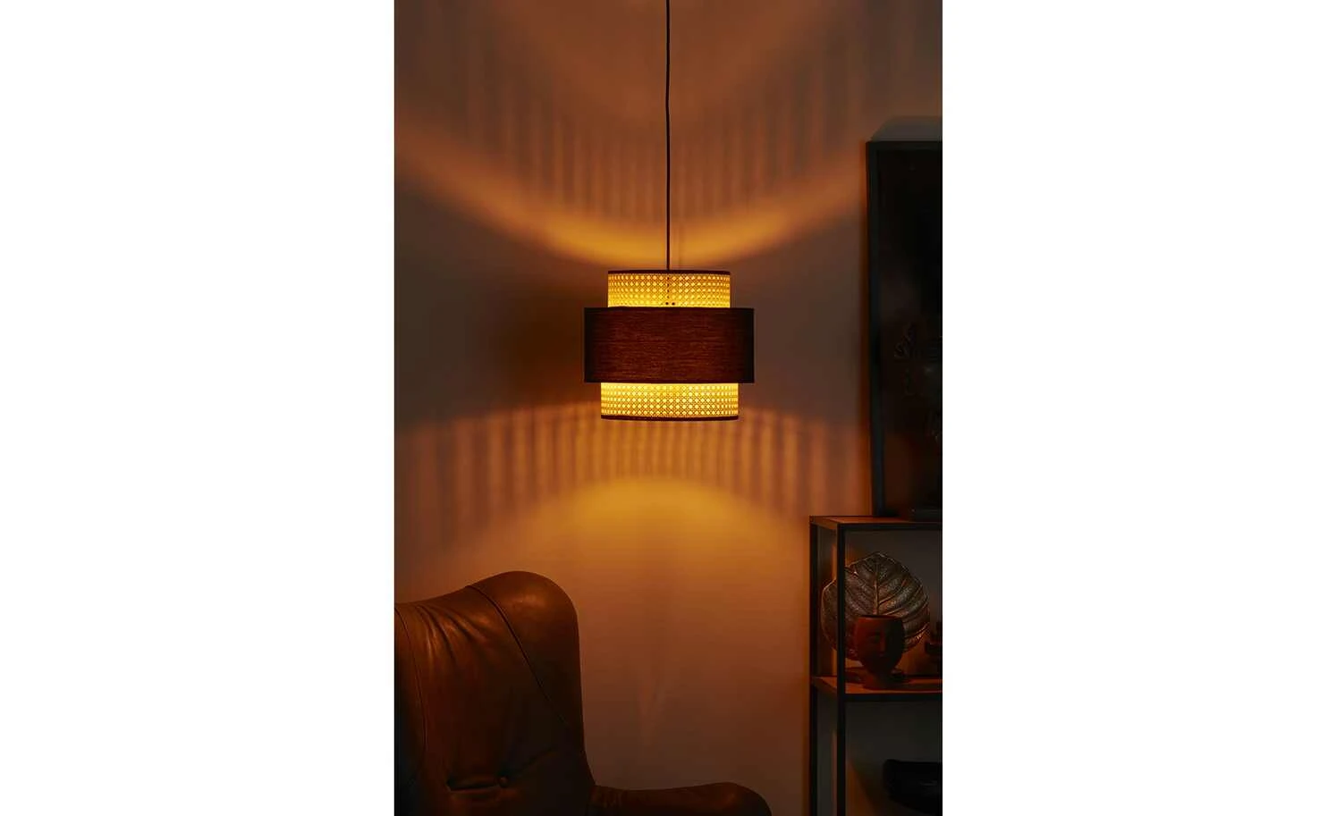 HOME STORY Pendelleuchte, 1-flammig, schwarz/ Rattanoptik 1 HOME STORY Pendelleuchte, 1-flammig, schwarz/ Rattanoptik