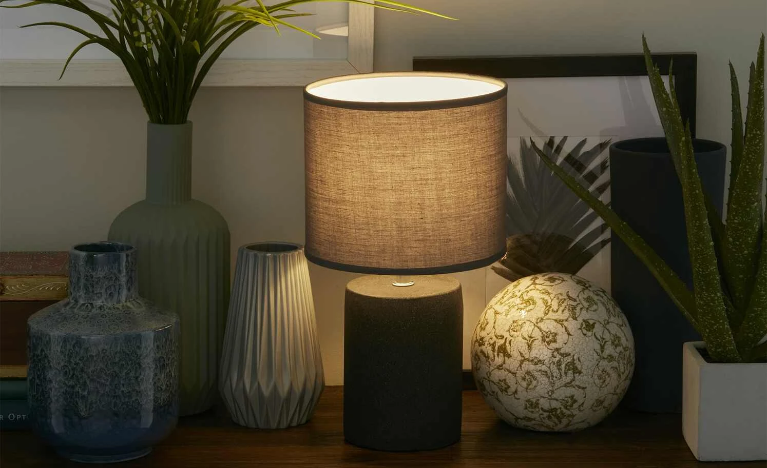 for friends Tischleuchte, 1-flammig, Beton-Fuß Dunkelblau 1 for friends Tischleuchte, 1-flammig, Beton-Fuß Dunkelblau