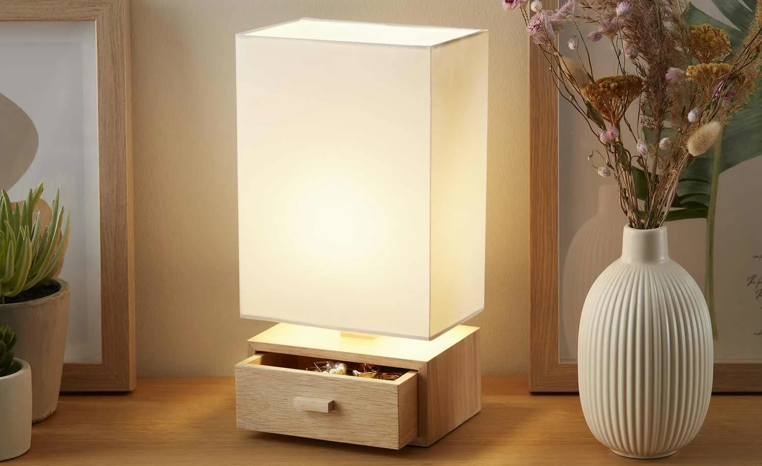 for friends Tischleuchte, 1-flammig, Holz/ Stoffschirm weiß 1 for friends Tischleuchte, 1-flammig, Holz/ Stoffschirm weiß