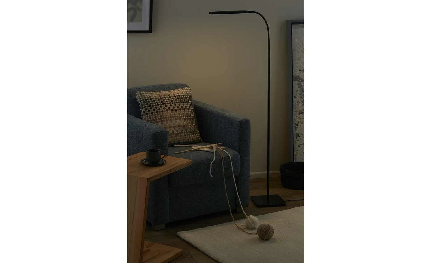 KHG LED-Stehleuchte, 1-flammig,schwarz mit Schwanenhals 1 KHG LED-Stehleuchte, 1-flammig,schwarz mit Schwanenhals