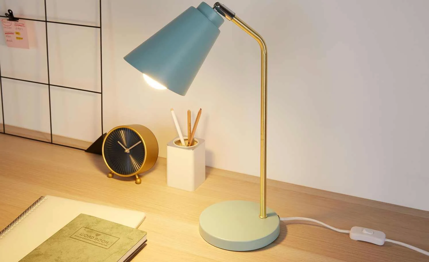 Tischleuchte, 1-flammig, hellblau/goldfarben 1 Tischleuchte, 1-flammig, hellblau/goldfarben