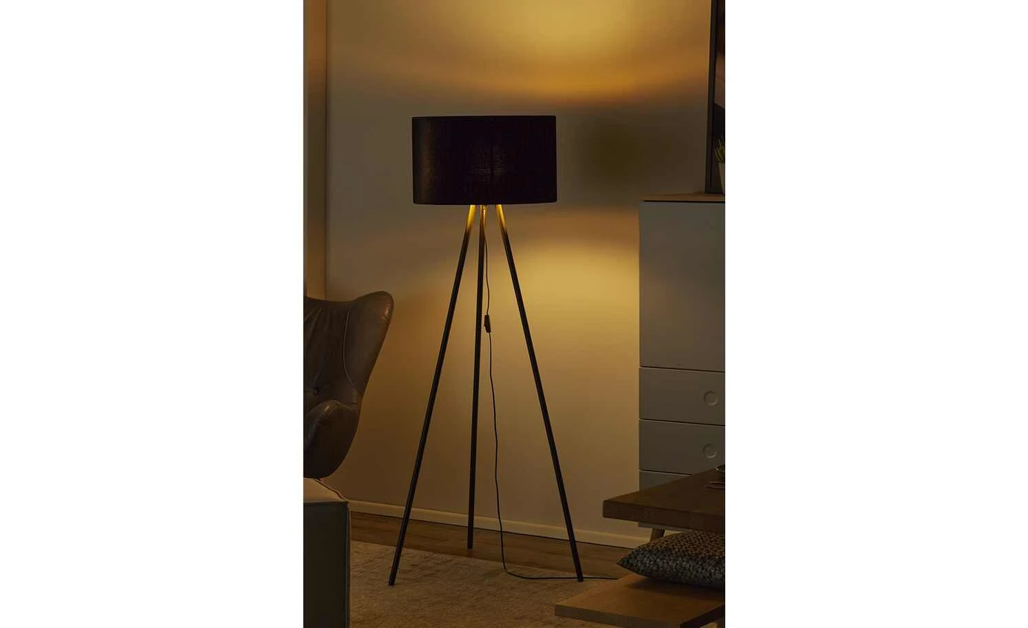 Stehleuchte, 1-flammig, Samtschirm schwarz/gold 1 Stehleuchte, 1-flammig, Samtschirm schwarz/gold